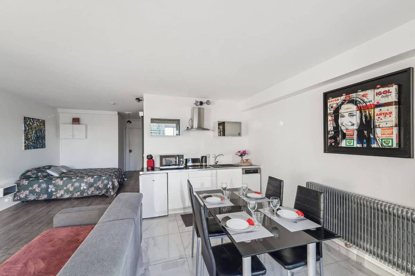 Apartamento entero, Spacious studio balcony -La D  fense-Bail Mobilit   in Courbevoie, Altos del Sena