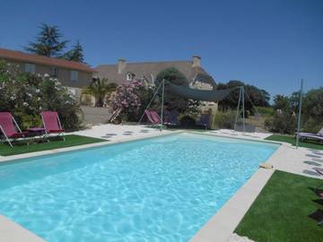 Chambre d’hôte pour 2 personnes, avec vue et terrasse ainsi que piscine et jardin à Aydie