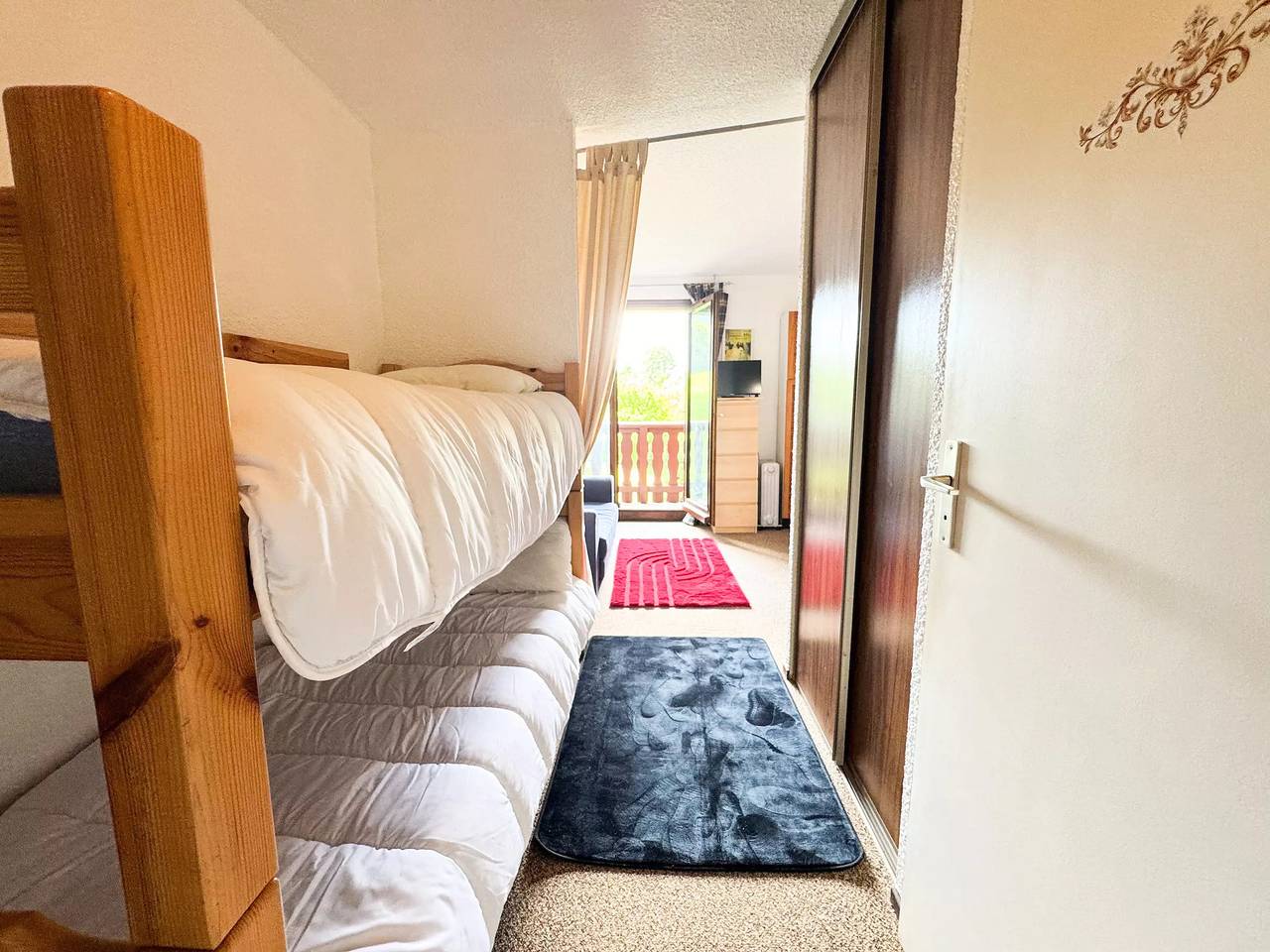 Apartamento entero, Acogedor apartamento con aparcamiento, balcón y TV cerca del remonte de esquí in Bernex, Thonon-les-Bains region