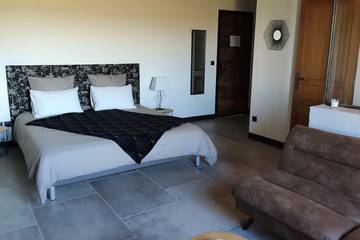 Chambre d’hôte pour 3 personnes, avec piscine et jardin à Vestric-et-Candiac
