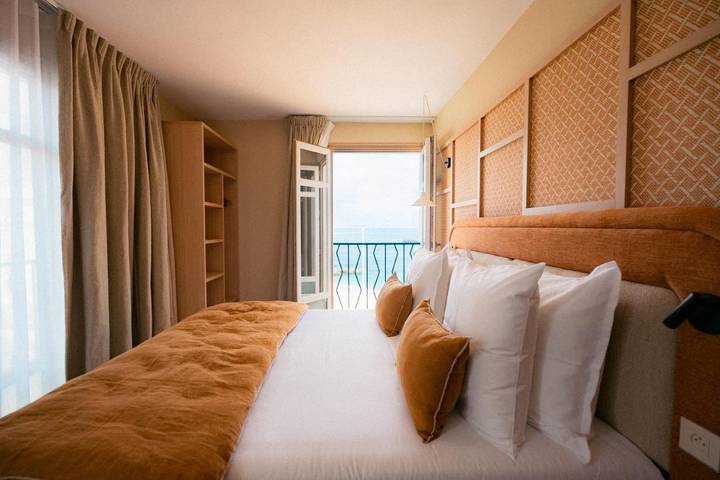 Hôtel pour 2 personnes, avec terrasse dans Plage du Port-Vieux