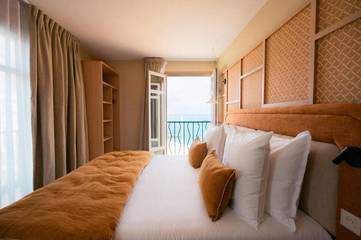 Hôtel pour 4 personnes, avec terrasse et vue dans Plage du Port-Vieux