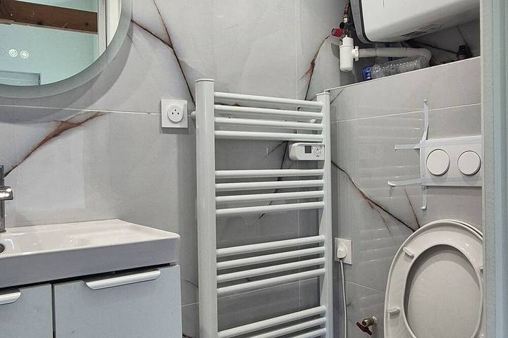 Appartement entier, Studio cosy 15 min Aéroport d'Orly | 15 min Paris (Rer C direct) in Villeneuve-le-Roi, Val-de-Marne