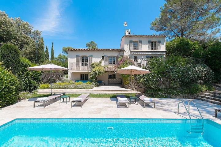 Villa pour 6 personnes, avec jardin et terrasse à Roquefort-les-Pins