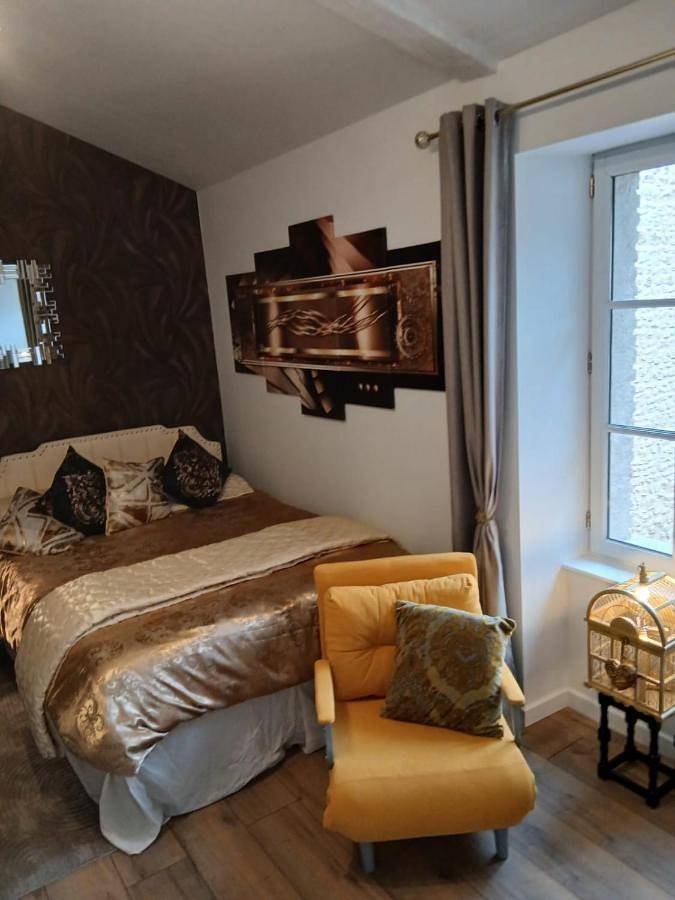 Location de vacances pour 2 personnes, avec Terrasse et Vue à Montmorillon - 2
