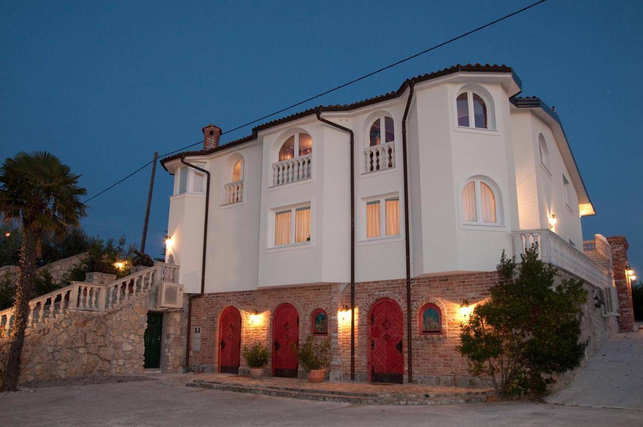 Casa Oasa Boutique rooms Gourmet Pizza Pool near Koper in Koper, Slowenisches Istrien