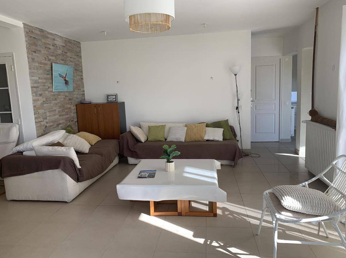 Two-Bedroom House in Pelleautier, Région de Gap