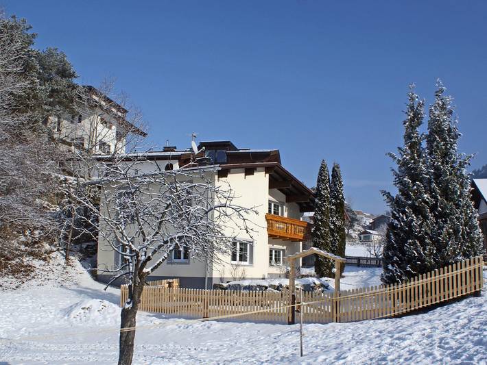 Ferienhaus für 10 Personen, mit Balkon in Tobadill