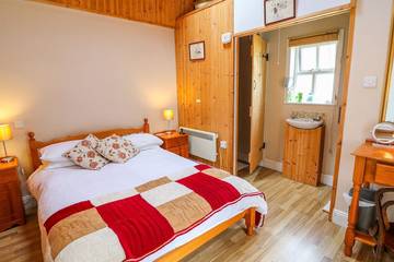 Cottage for 2 People in County Cork, Photo 1