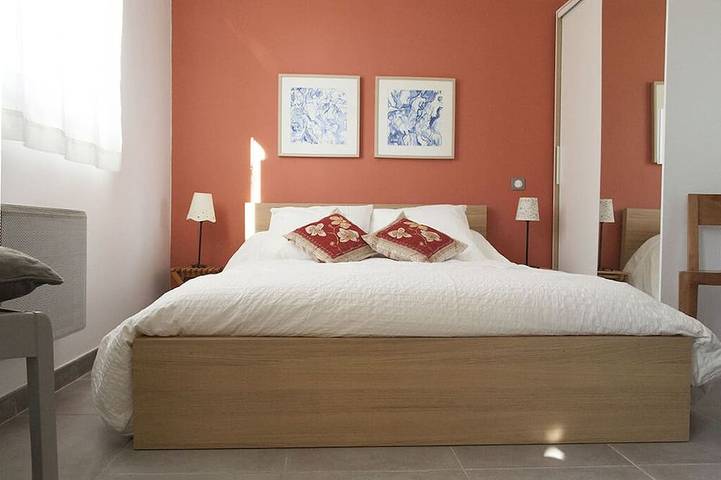 Gîte pour 4 personnes, avec terrasse et jardin à Rousset - 2