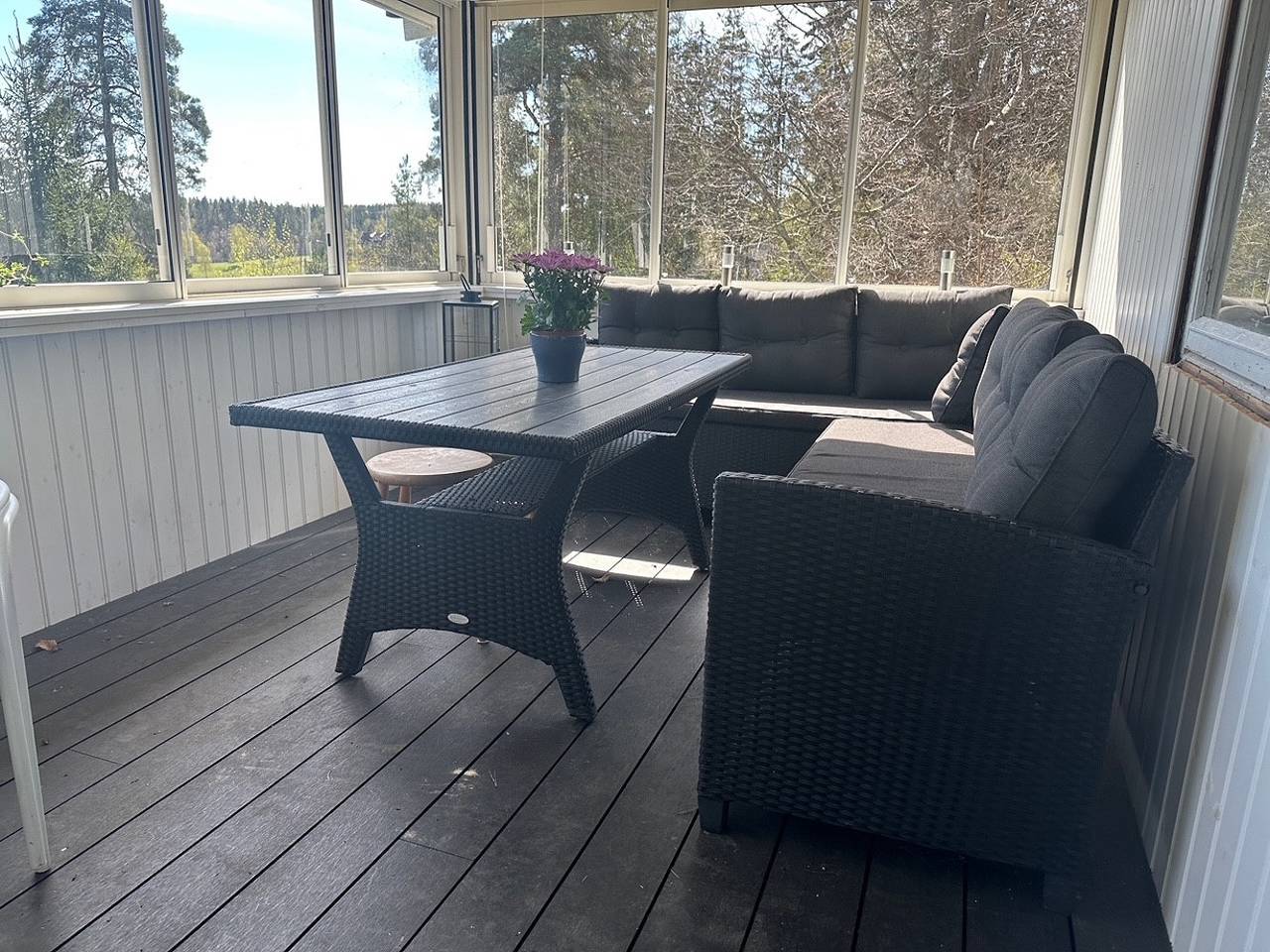 Voll ausgestattetes Ferienhaus mit wunderbaren Seeblick 40 Minuten ausserhalb von Stockholm in Svenska Östersjön
