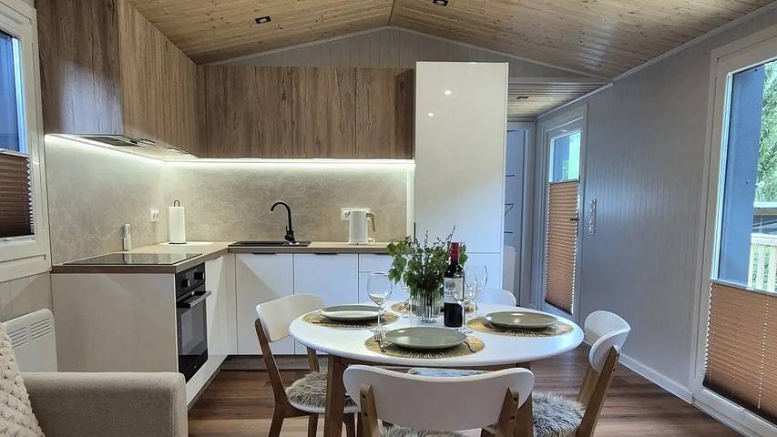 Wohnmobil für 4 Personen, mit Terrasse und Sauna in Mecklenburg-Vorpommern - 2