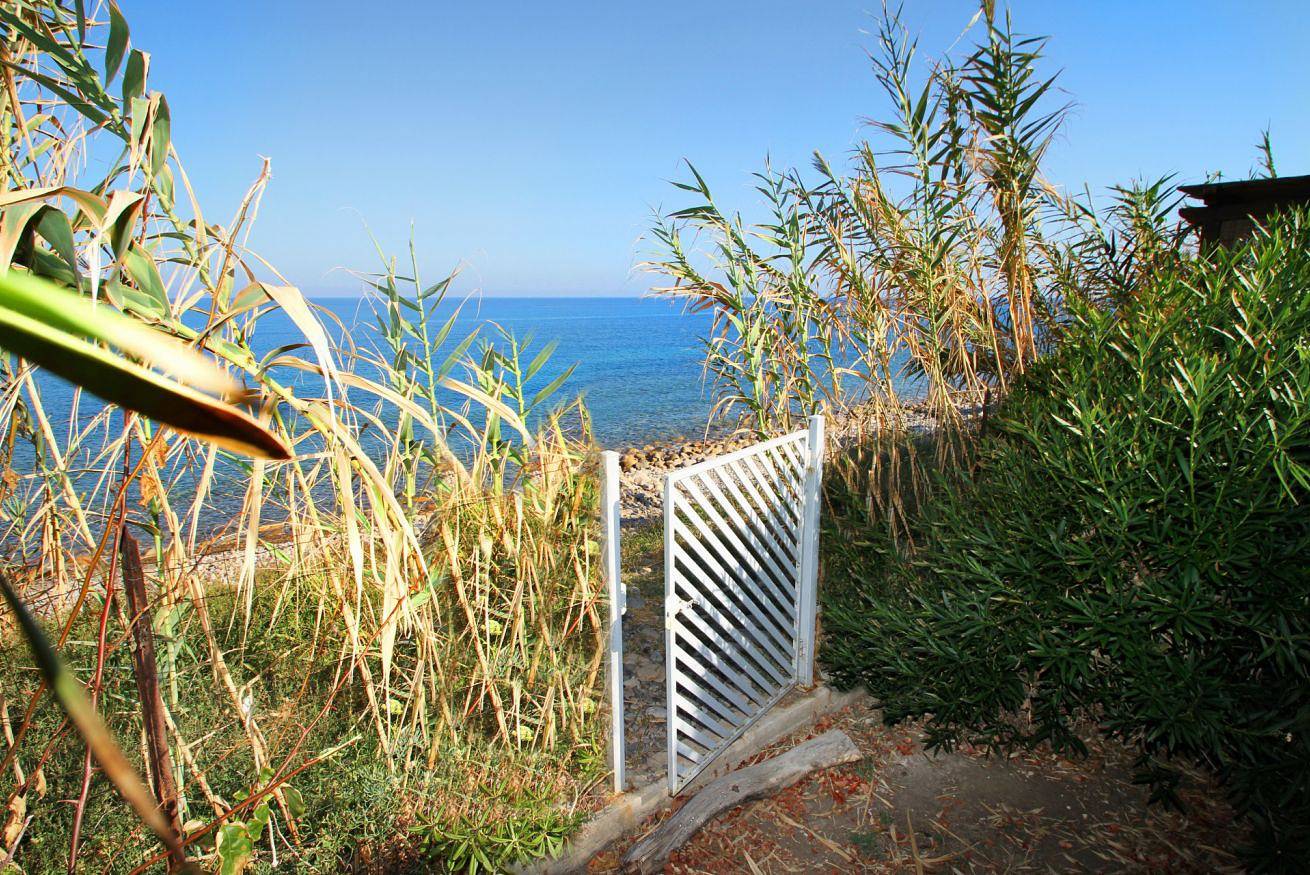 Apartamento inteiro, Boutique Villa – Beachfront with Direct Access in Caronia, Sicília