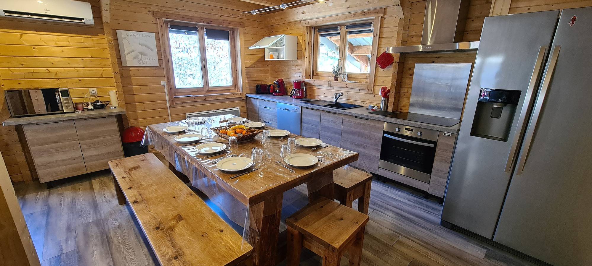 Chalet Encantador en Venosc con Vista Panorámica y Jacuzzi in Vénosc, Les Deux Alpes