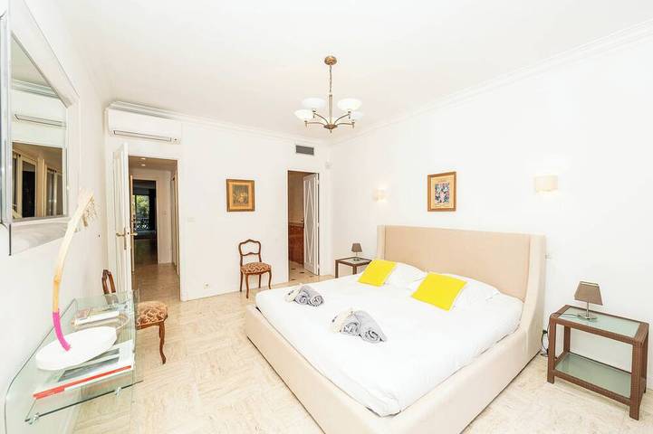 Gîte pour 8 personnes, avec jardin dans Bijou Plage Cannes - 4