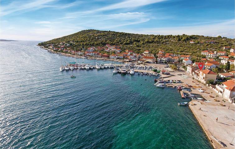Urlaub am Meer: Gemütliche Ferienwohnung mit Pool, Terrasse und moderner Ausstattung in Dalmatinische Inseln