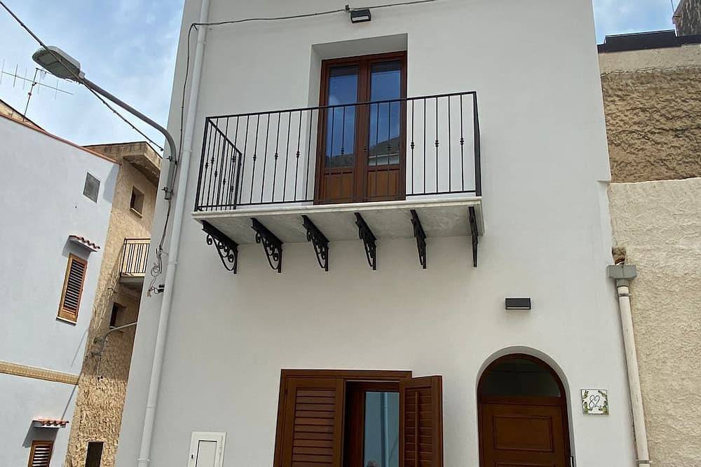 Casa vacanza a Vallo di Mazara a partire da 69€ a notte