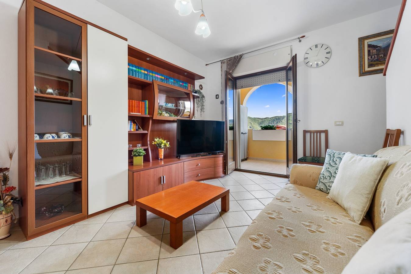 Casa vacanze 'Patty' con giardino privato, balcone e aria condizionata in Teulada, Cagliari e Dintorni