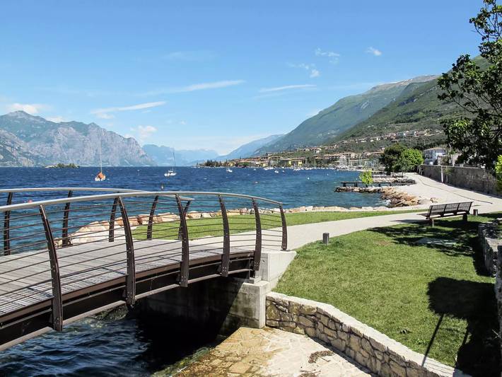 Villa pour 8 personnes, avec jardin à Brenzone