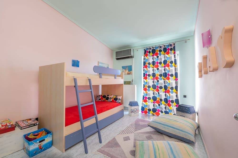 Georgias Private Paradise in Korinthia