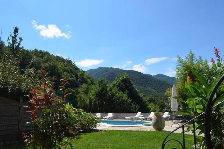 Gîte pour 2 personnes, avec jardin ainsi que jacuzzi et piscine à Saint-Génis-des-Fontaines