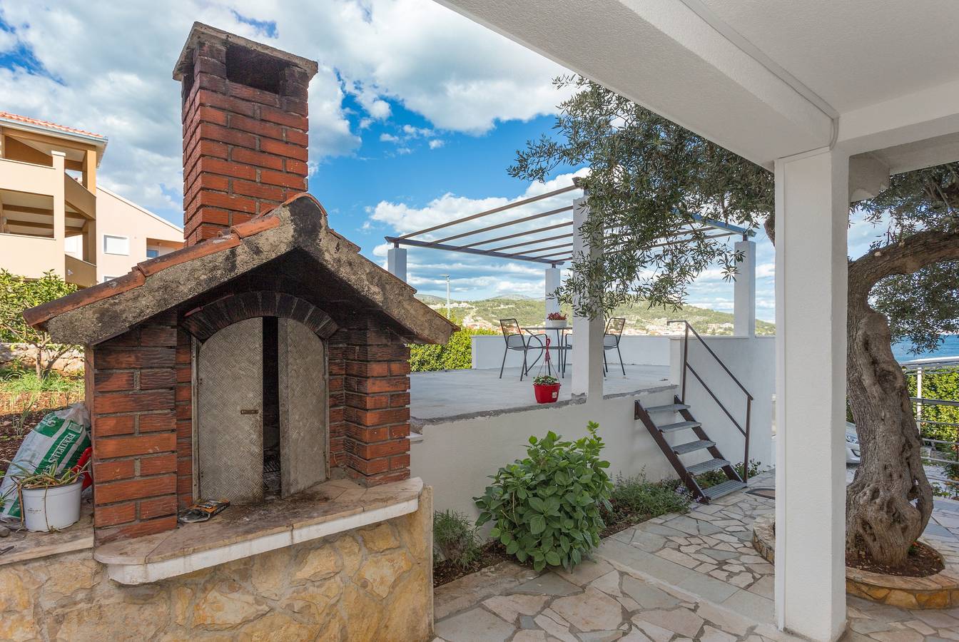 Cijeli apartman, Jednosobni apartman uz plažu Poljica, Trogir A-19316-b in Poljica, Splitsko-dalmatinska županija
