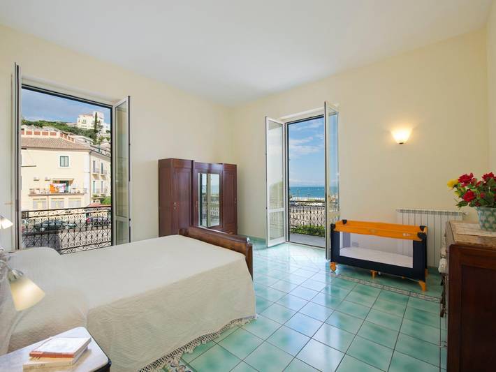 Ferienwohnung für 6 Personen, mit Balkon und Terrasse in Vietri sul Mare