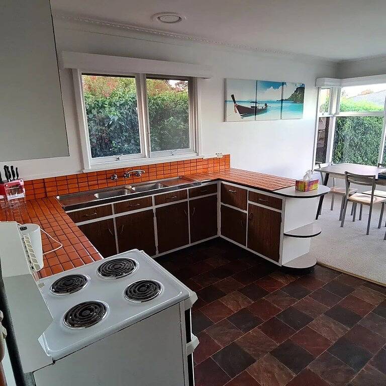 Spacious 3 Bedroom home near Sporting Facilities, Lake, Shops & Grammar in Ballarat