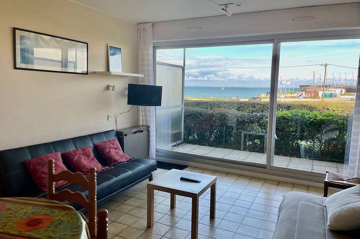 Gîte pour 2 personnes, avec terrasse et piscine, animaux acceptés dans Plage Du Porigo