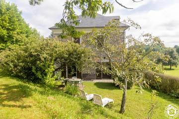 Gîte pour 6 personnes, avec jardin à Peyrouse
