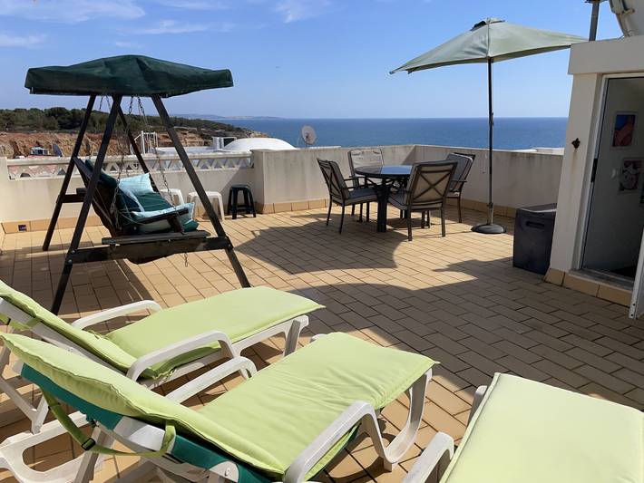 Gîte pour 4 personnes, avec piscine ainsi que terrasse et jardin