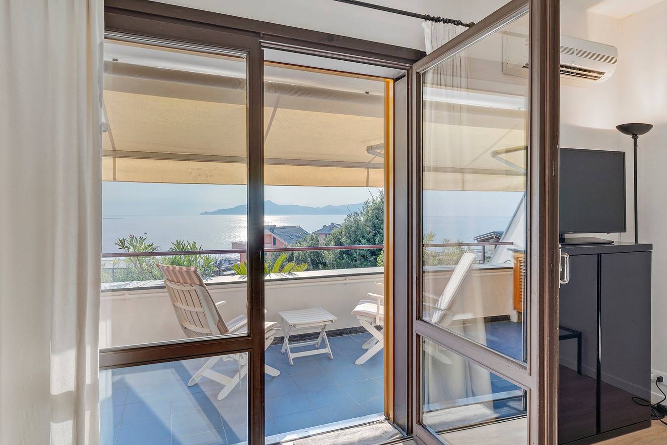 Appartamento intero, Appartamento 'Terrace By The Sea' con Vista Mare, Terrazza e Sentieri Panoramici in Lavagna, Comune di Lavagna