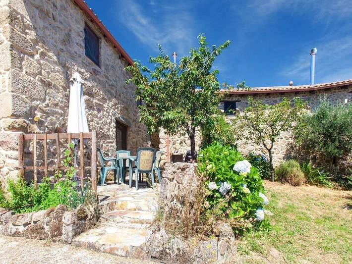 Apartamento para 9 personas, con Terraza y Jardín en Pantón
