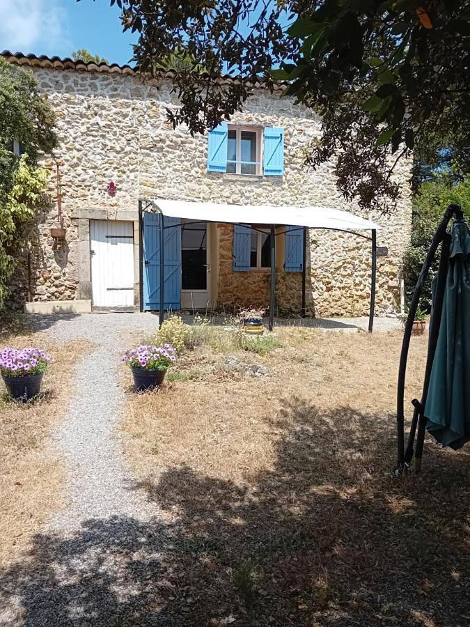 Gîte pour 2 personnes, avec jardin et piscine à Tourtour