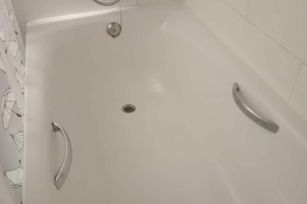 Apartamento entero, \"La Alameda Jardines del Prado\": Amplio alojamiento con terraza, Ascensor y A.A. in Talavera de la Reina, Provincia de Toledo