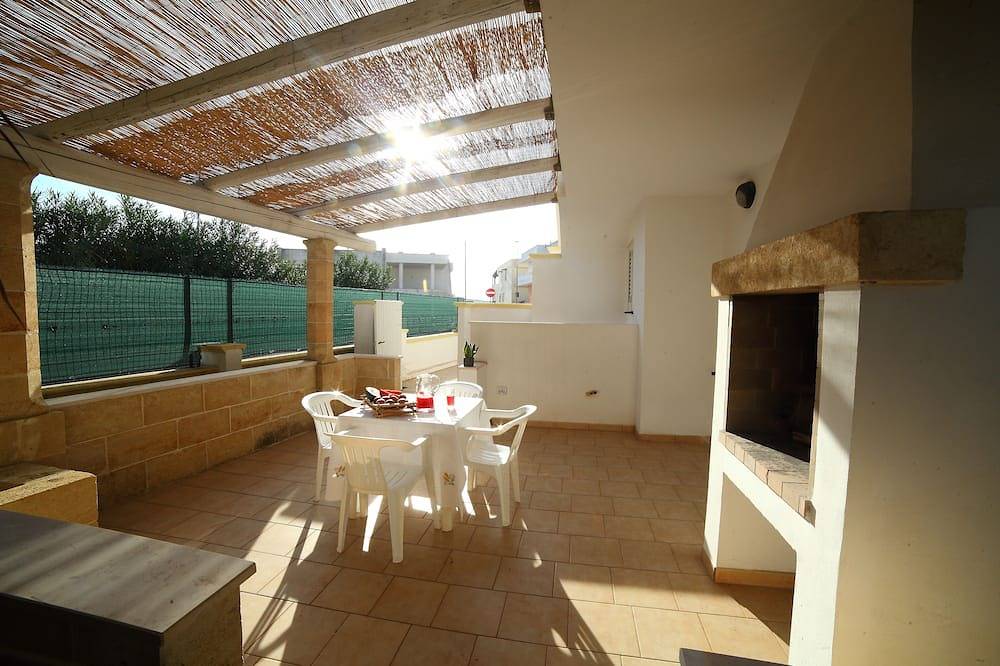 Ganze Wohnung, Komfortables Mini-Studio 2 Plätze mit Garten 100 vom Strand und dem Zentrum entfernt in Lido Mania, Ugento