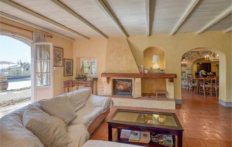 Appartamento con vista mare con AC, parcheggio, terrazza, piscina e WiFi in San Salvatore, Cogorno
