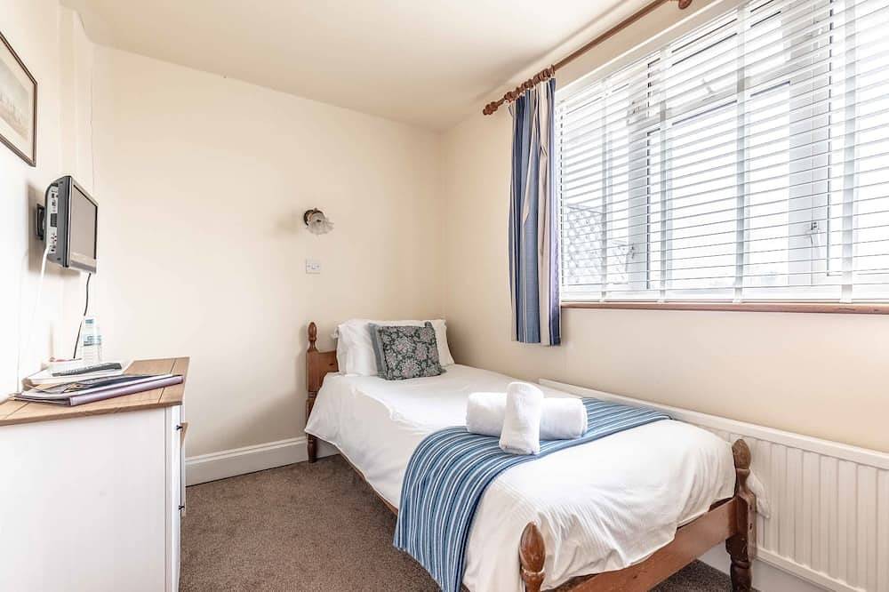 Oxford House Summary: in Windsor, Berkshire