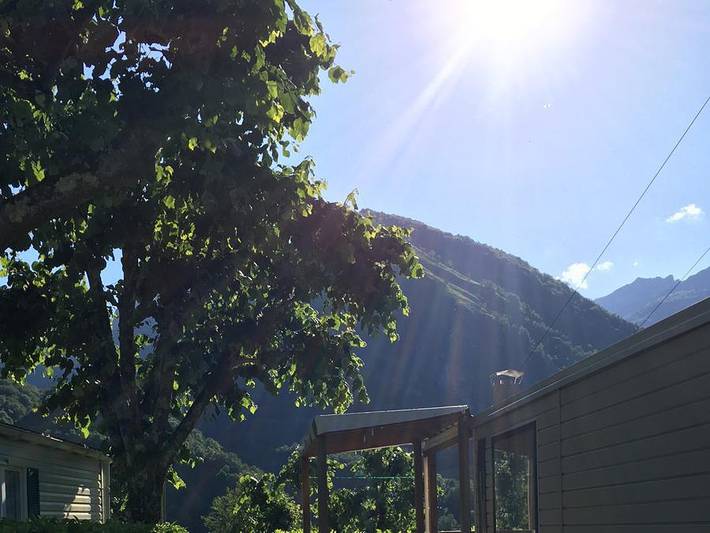 Camping Du Valentin - Mobilheim 4 personen - Welcome 4P - 2 Schlafzimmer mit überdachter Terrasse in Laruns, Béarn
