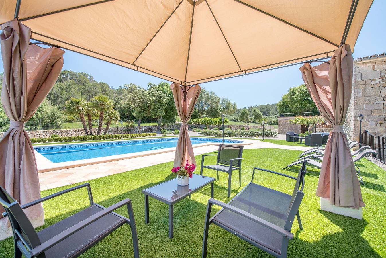 Villa majorquine typique "S'Era de Son Roig" avec jardin, piscine et Wi-Fi in Sant Joan (Mallorca), Majorque l'intérieur des terres