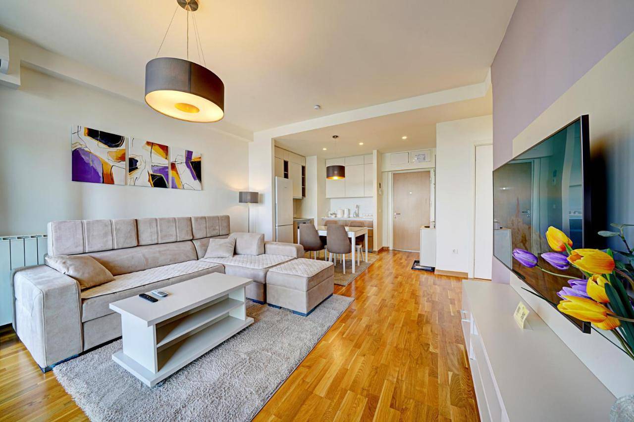 Ganze Wohnung, Ferienwohnung für 5 Personen mit Balkon in Belgrad, Belgrad und Umgebung