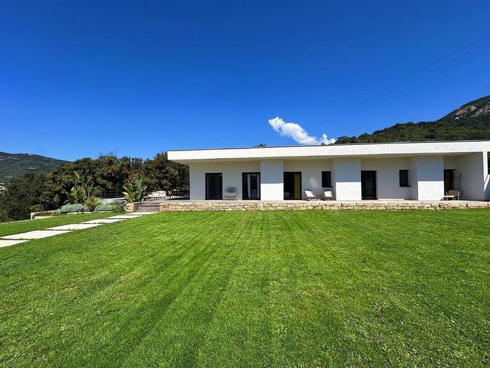 Villa pour 12 personnes, avec piscine ainsi que jardin et vue dans Sagone - 4