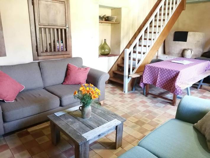 Location de vacances pour 6 personnes, avec vue ainsi que jardin et piscine à Airvault - 4