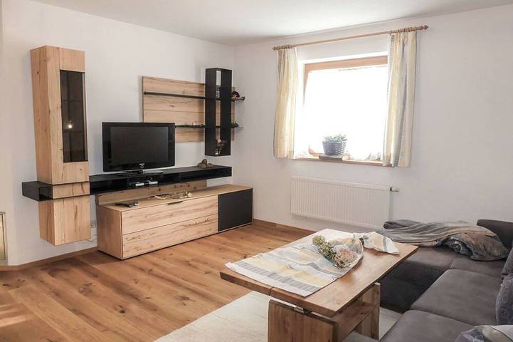 Ferienwohnung für 8 Personen, mit Balkon/Terrasse und Garten in Strass im Zillertal