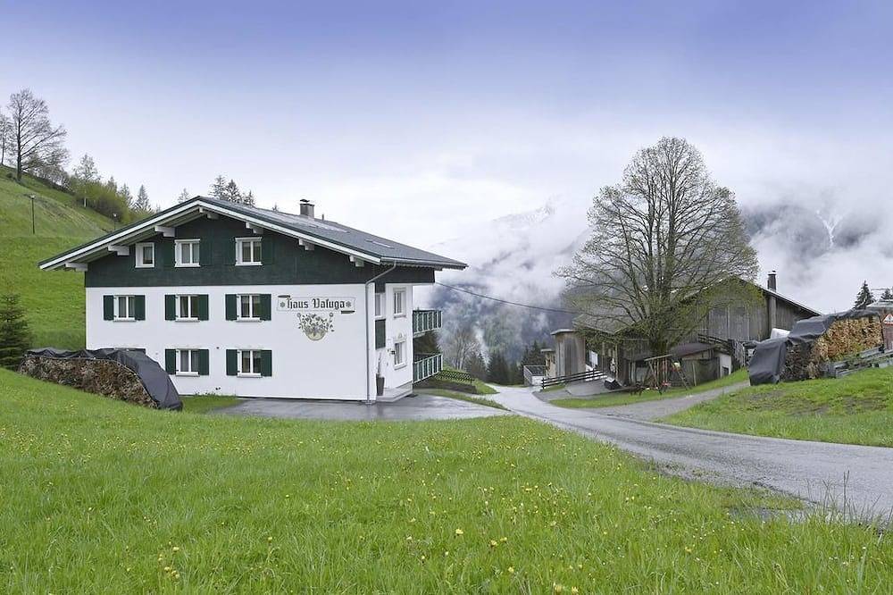 Haus Valuga - Ferienwohnung in Bürserberg, Brandnertal