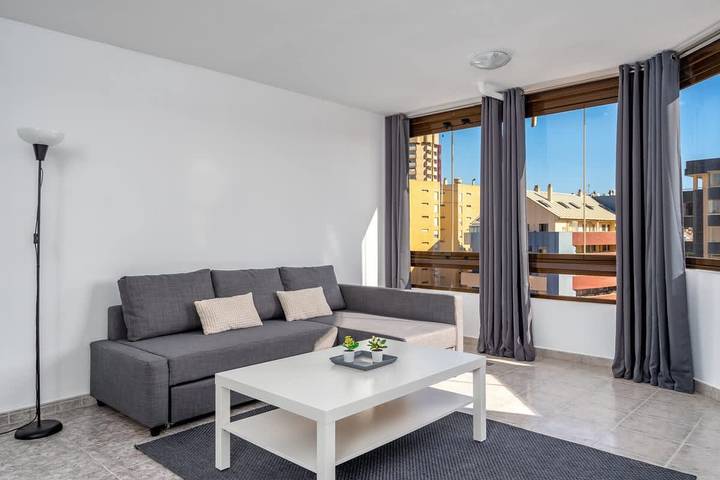 Ganze Wohnung, Ferienwohnung für 4 Personen mit Pool in Fuengirola Zentrum, Fuengirola