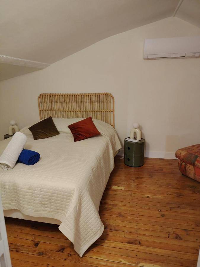 Location de vacances pour 6 personnes, avec Terrasse ainsi que Jardin et Vue à Trélissac - 3