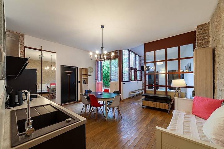 Appartement de vacances pour 5 personnes, avec terrasse ainsi que jacuzzi et jardin