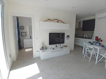 Ferienhaus für 4 Personen, mit Seeblick und Garten sowie Ausblick und Pool in Lago Maggiore (Lombardei)