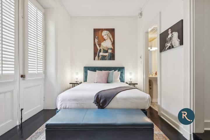 Holiday rental for 2 people, with pool and balcony, child-friendly in New Orleans